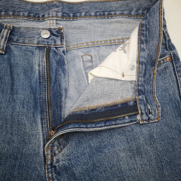 Levi's 516 Men's Size 36/30 Medium Wash Straight Legs Blue Jeans - Picture 8 of 11